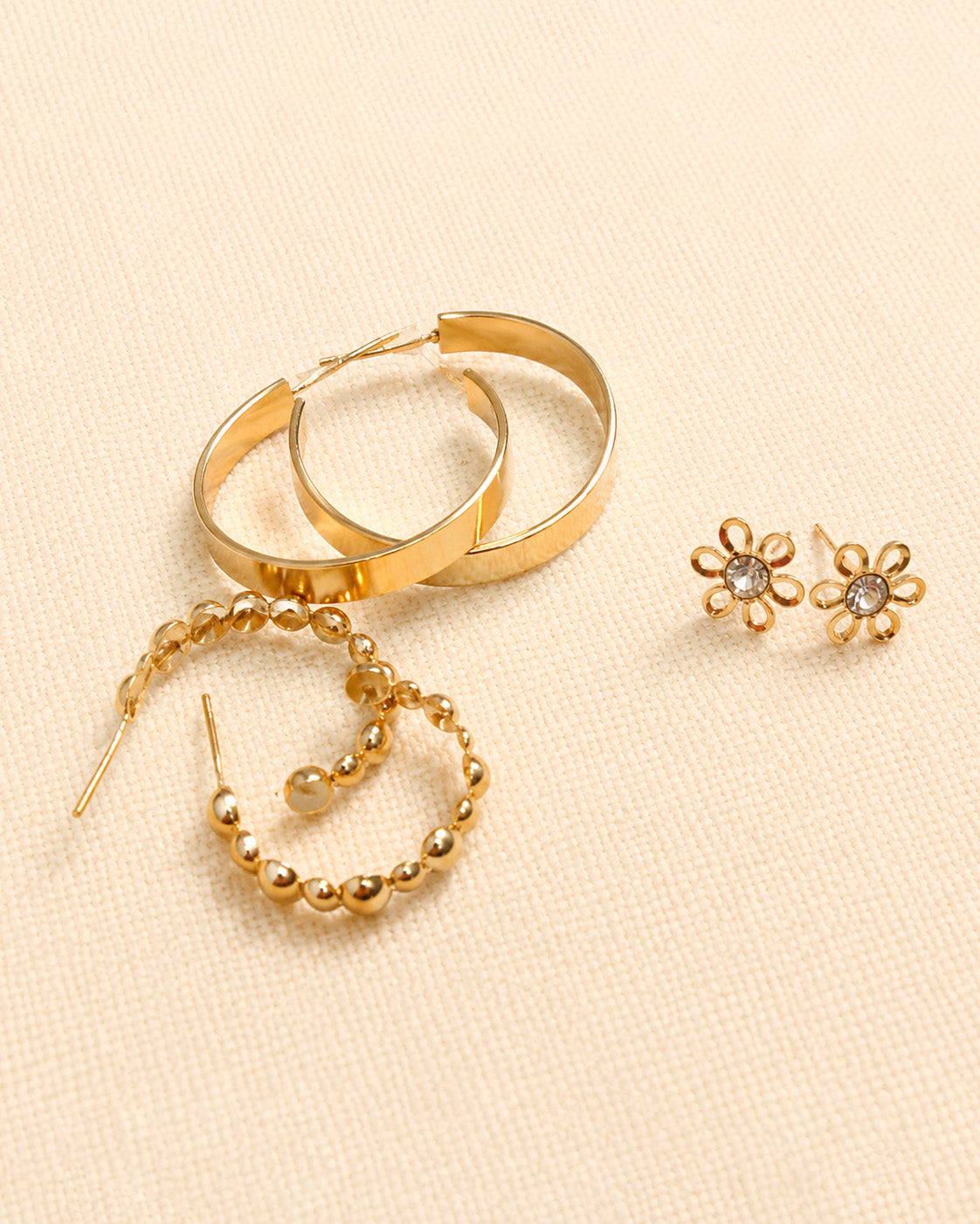 Golden Ear Rings & Stud